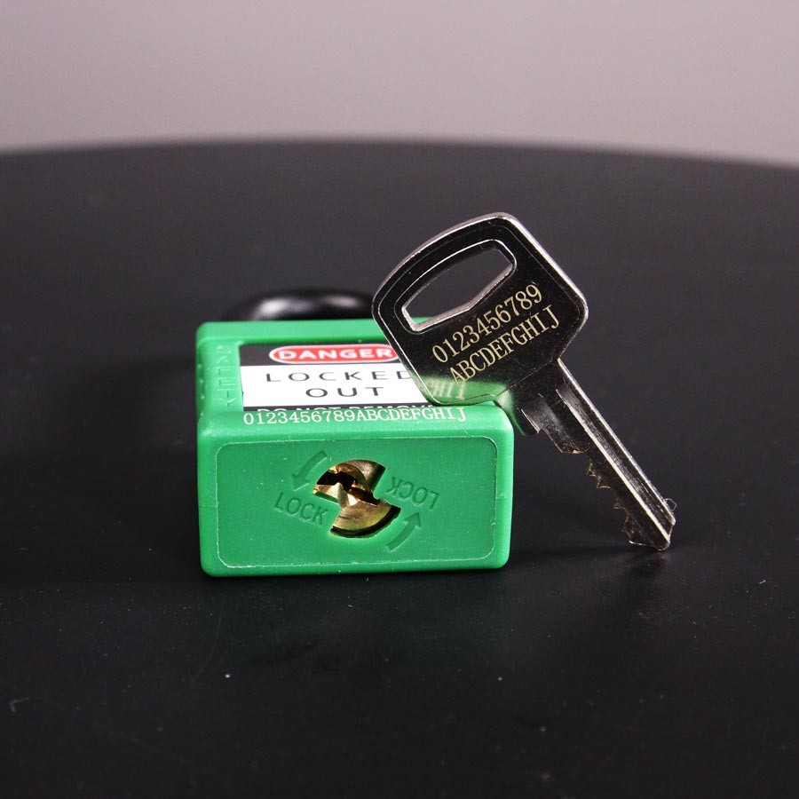bài 1d Khóa an toàn LOTO Brady Prinzing CB điện còng nhựa