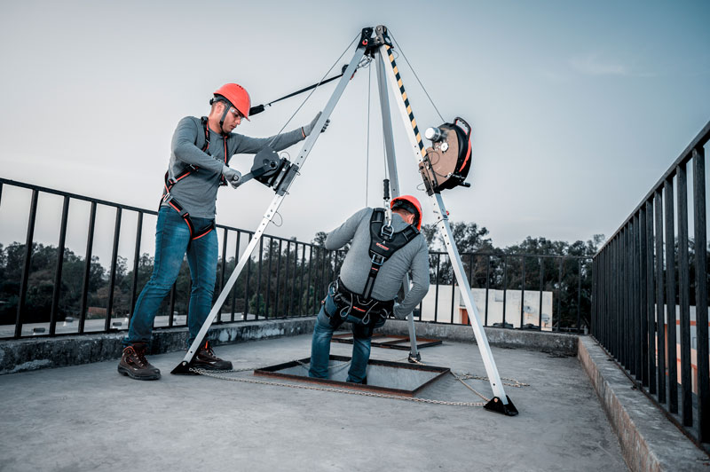 Day cuu sinh khong gian han che Confined Space